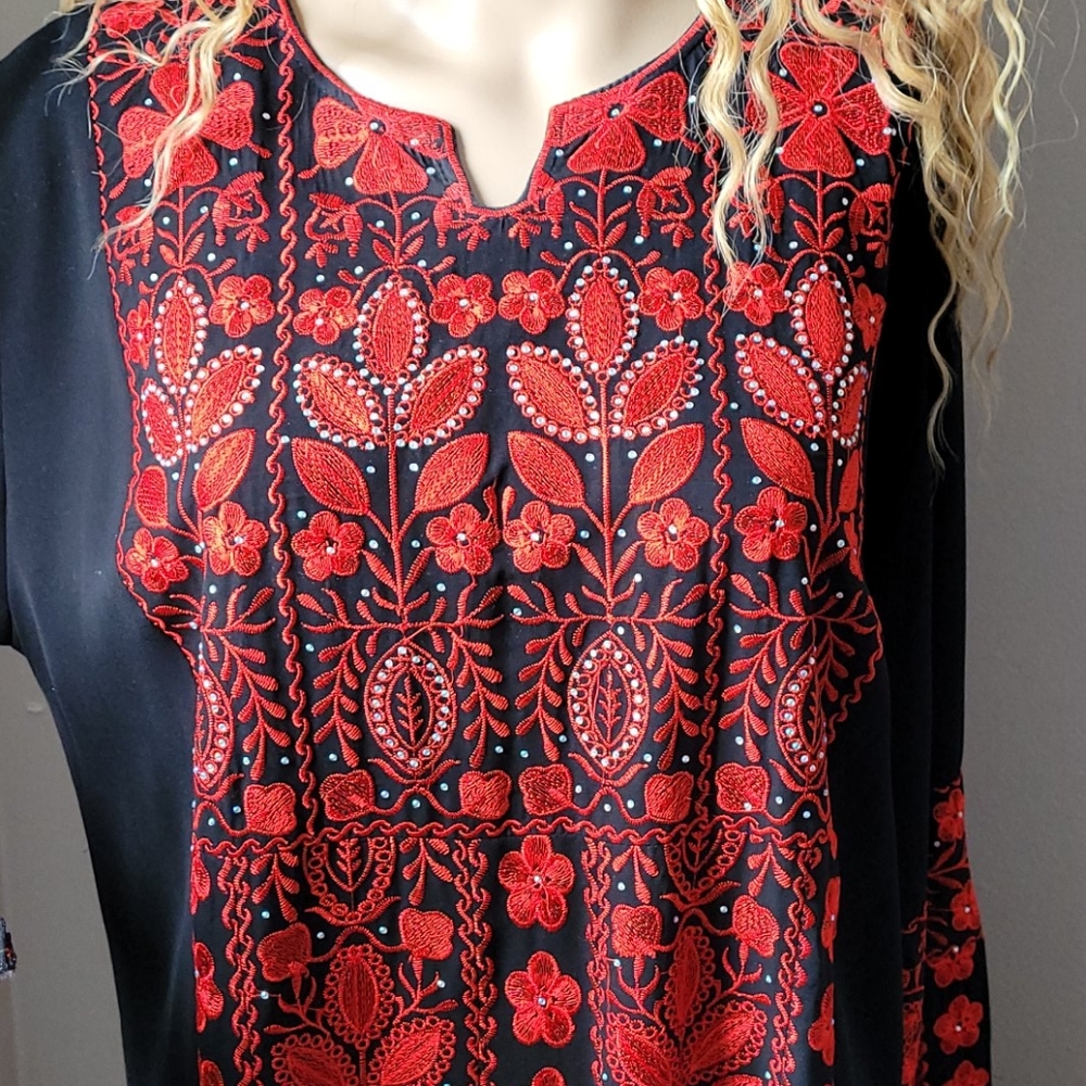Dress - Picture 2 of 4
